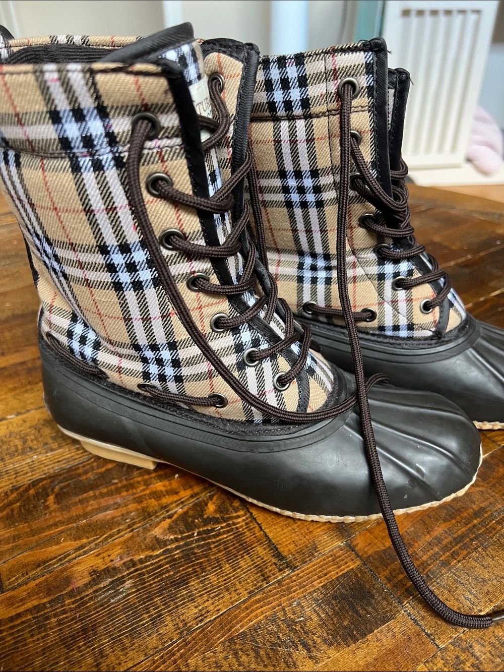 Plaid rain boots Natural Reflections size 9